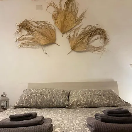 Le Statuine Dimore Diffuse Bed and Breakfast 3*